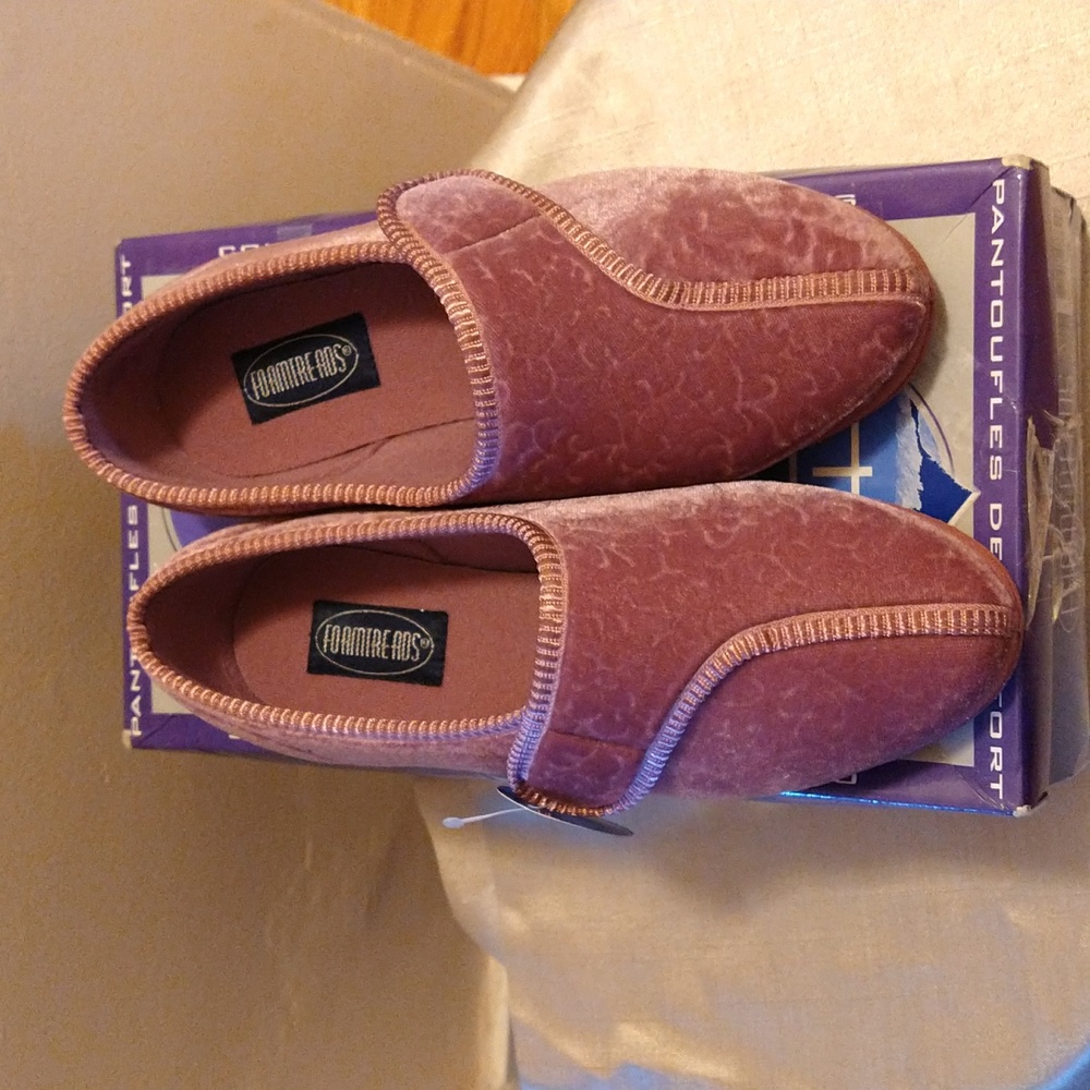 NIB Foamtreads dusty rose slippers Sz 5W